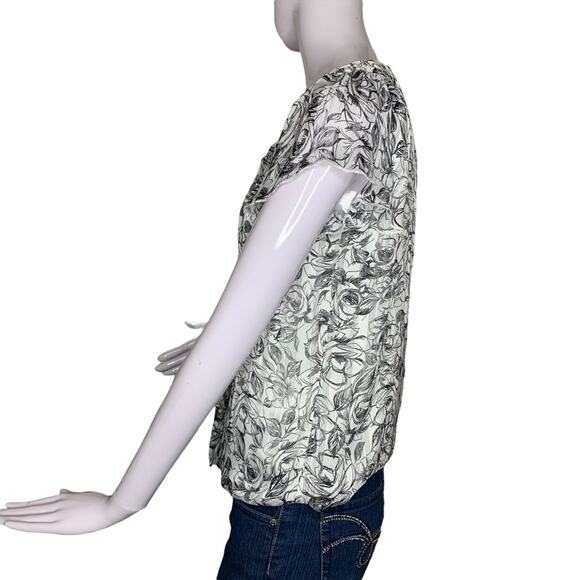 Sara Michelle Petite Top Short Sleeve Elastic on Waist B/W Floral … - Picture 4 of 10